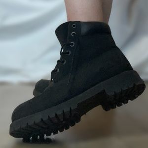 Timberland 6" Classic Boots Black Suede kids 6 Women's 7.5